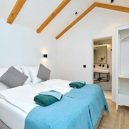 Black Water Bay House